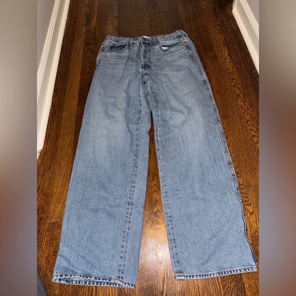 Universal Thread Women's Relaxed Jeans - Medium Blue